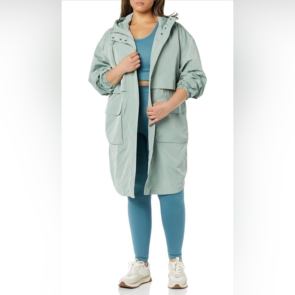 0302 - AMAZON Aware Women’s 7X Recycled Polyester Anorak in Sage Green